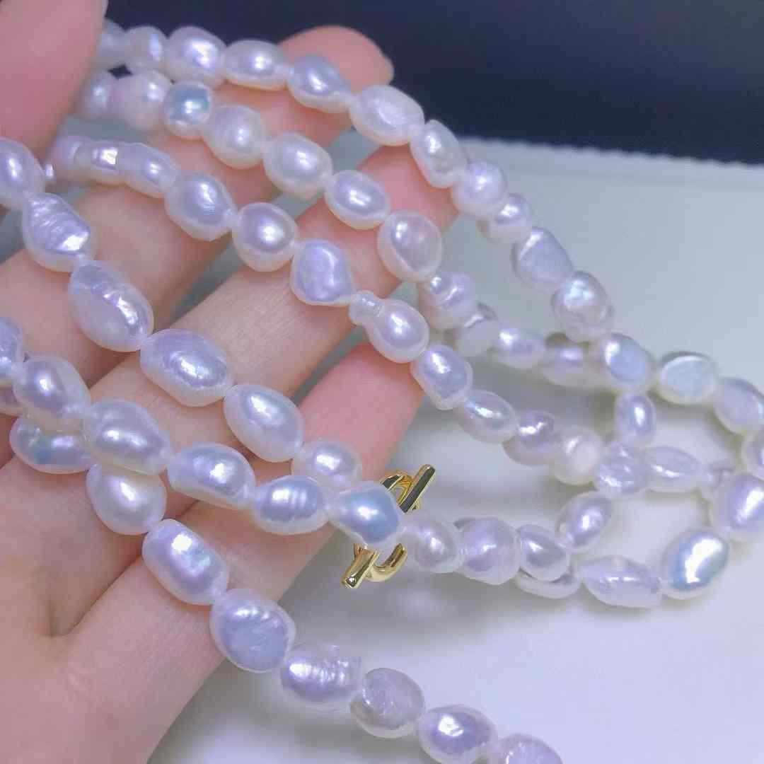 Natural Baroque pearl sweater chain