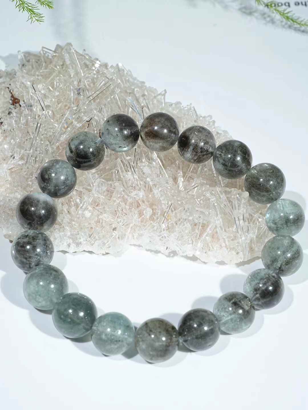 Aquamarine Black Flash Bracelet 10.7mm