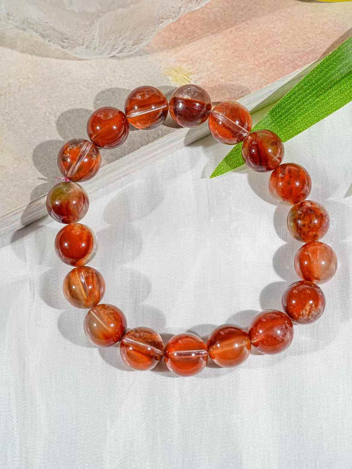 Maple sugar rabbit hair bracelet 11mm