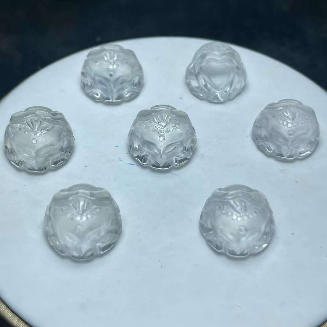 White crystal frosted fox carving specifications about 19mm, special price of $12 / piece.