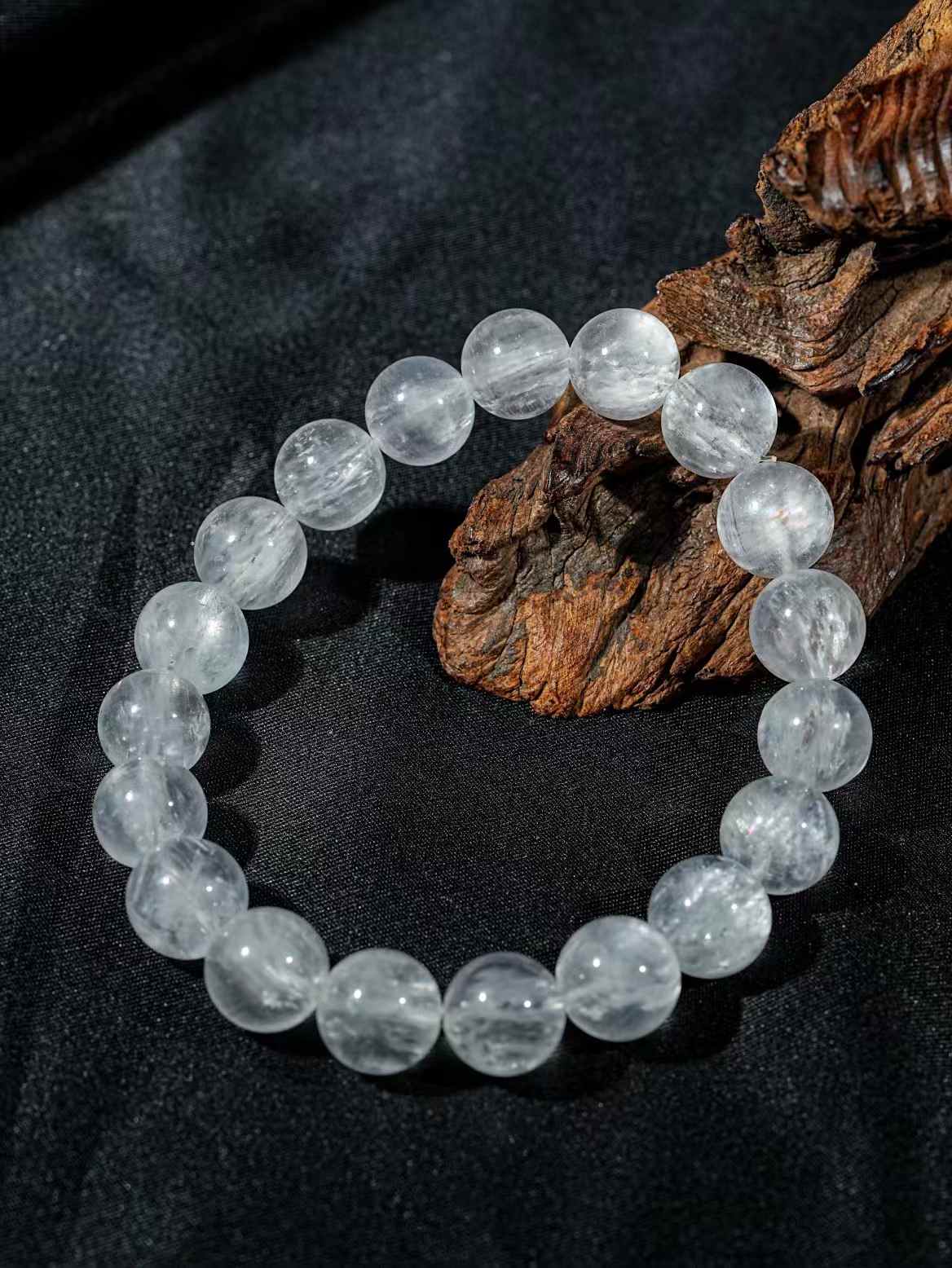 White Moonlight Bracelet 10.8mm