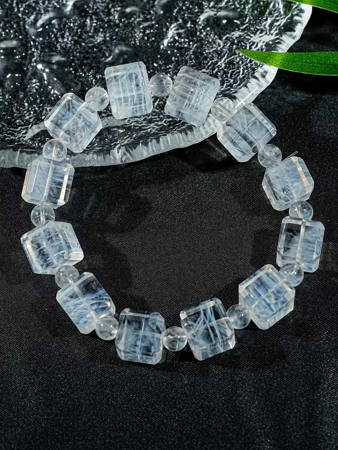 Blue needle sugar cube bracelet 11.8mm