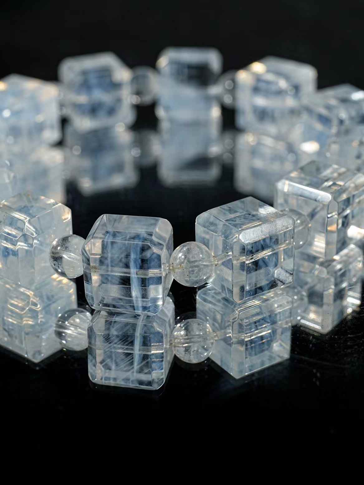 Blue needle sugar cube bracelet 11.8mm